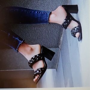 Gvimenos black braided strap sandals 3" chunky block heel size 7.5 New no Tag…